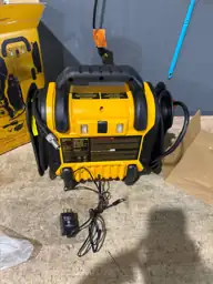 DEWALT 2000-Peak Amp Portable Jump… — Photo 4