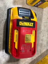 DeWalt 20V-60V MAX FLEXVOLT DCB612… — Photo 5