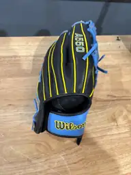 Wilson a550 glove — Photo 2