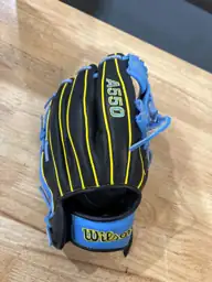 Wilson a550 glove — Photo 4
