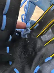 Wilson a550 glove — Photo 5