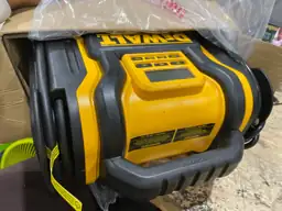 DEWALT 2000-Peak Amp Portable Jump… — Photo 5
