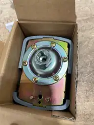 40/60 Pressure Switch for Well Pumps | Triangle Liquidators