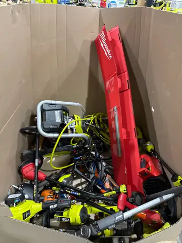 HD tools lot box — Photo 1