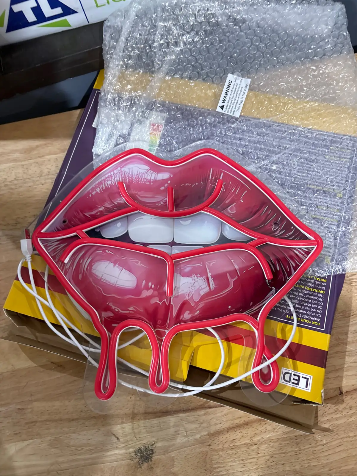 LED lip sign — Photo 1