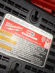 Milwaukee M12 3 beam Self… — Photo 7