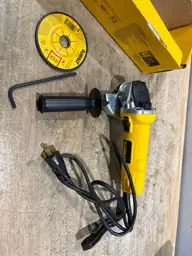 DeWalt 7 amps Corded 4-1/2… — Photo 4