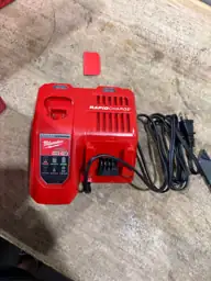 Milwaukee M18/M12 18/12 V Battery… — Photo 4