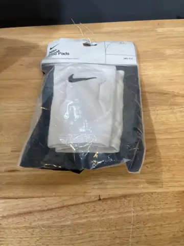 Nike vollly ball knee pads — Photo 1