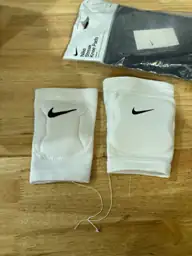 Nike vollly ball knee pads — Photo 2