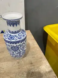 Blue and White Chinoiserie Porcelain… — Photo 3