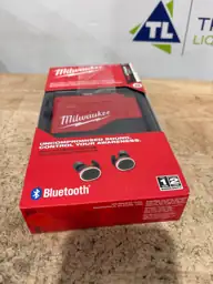 Milwaukee REDLITHIUM USB Bluetooth Jobsite… — Photo 7