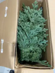 7.5 ft Park City Spruce… — Photo 4