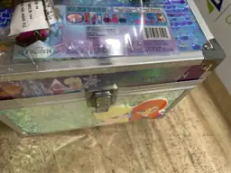 Disney Frozen Train Case Beauty… — Photo 4