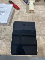 Apple 11-inch iPad, A16, Wi-Fi,… — Photo 4