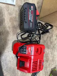 M18 18-Volt Lithium-Ion REDLITHIUM FORGE… — Photo 3