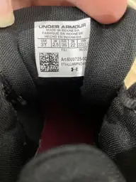 Under Armour Size 3Y Shoes — Photo 5