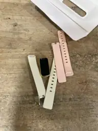 Fitbit Luxe Soft Gold Stainless… — Photo 3
