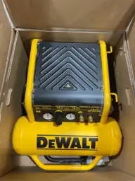 DEWALT 4.5-Gallon Portable Electric 225… — Photo 3