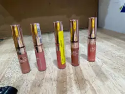 L'Oreal Liquid Blush Lot — Photo 1