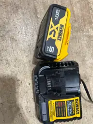 DEWALT 20V MAX* DCCS621P1 12… — Photo 5