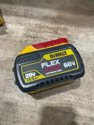 DeWalt 20V-60V MAX FLEXVOLT DCB612… — Photo 4