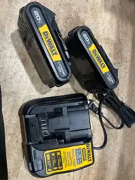 DeWalt 20V MAX 1/2 in. Brushed Cordless Compact Drill Kit (Battery ...