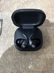 Beats Powerbeats Fit - Noise-Cancelling… — Photo 4