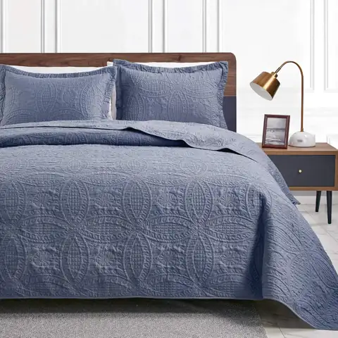 Love's Cabin King Quilt Set,… — Photo 1
