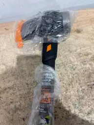 Fiskars Pro IsoCore 8 lb Splitting Maul Steel Handle | Triangle Liquidators