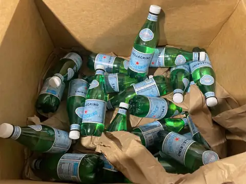 S.Pellegrino Sparkling Natural Mineral Waters — Photo 1