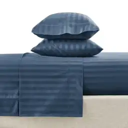 Hotel Style 4-Piece King Bed… — Photo 2