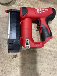 Milwaukee M12 23 Ga. Finishing… — Photo 4