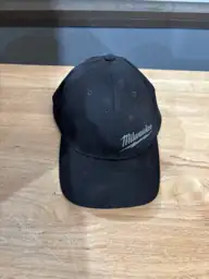 Large/Extra Large Black Fitted Hat — Photo 3
