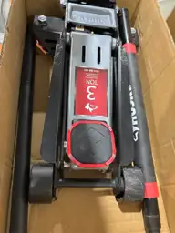Husky 3 Ton Garage Jack — Photo 3