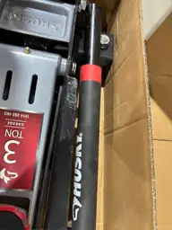 Husky 3 Ton Garage Jack — Photo 5