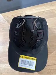Black Snapback Bump Cap — Photo 4