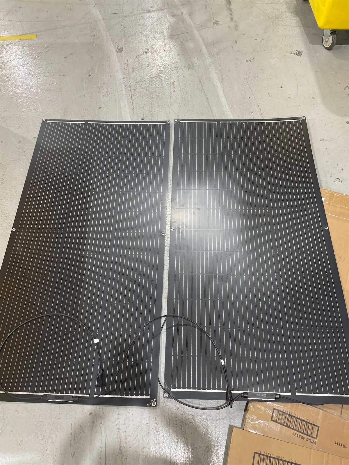 Monocrystalline solar panels — Photo 1