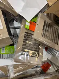 Assorted pallet of vent registers — Photo 3