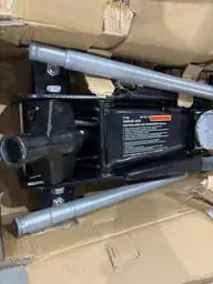 3-Ton Floor Garage Car Jack — Photo 6
