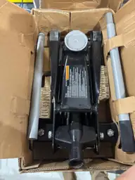 3-Ton Floor Garage Car Jack — Photo 4
