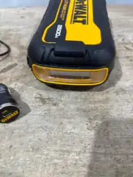 DEWALT 2500 Peak Amp Lithium… — Photo 6