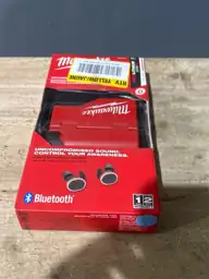 Milwaukee REDLITHIUM USB Bluetooth Jobsite… — Photo 5