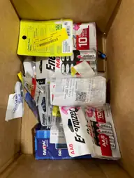Assorted Batteries Lot Box — Photo 1