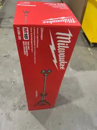 Milwaukee LED Tripod Work Light — Photo 3