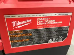Milwaukee LED Tripod Work Light — Photo 4