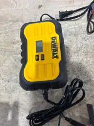 DEWALT Professional 10 Amp Battery… — Photo 5