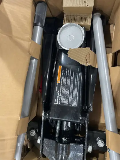 Husky 3-Ton Floor Garage Jack — Photo 4