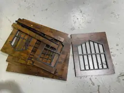 Wooden Dog Cage — Photo 1