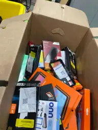 Walmart phone accessories — Photo 1
